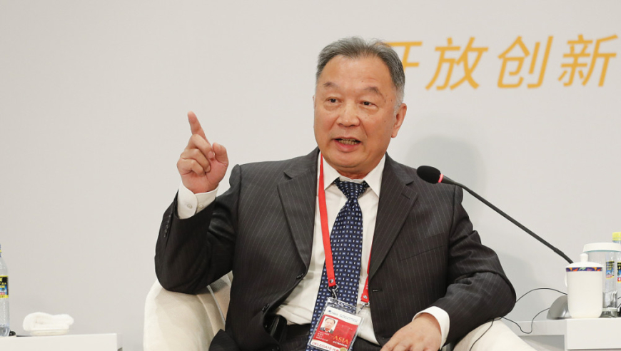 甲亢哥被“大张伟”贴脸开大,2025香港资料大全正版资料100,准确资料解释落实_网红版V14.91